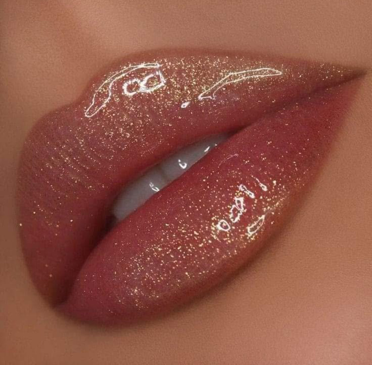 Miss Betty - H.K. Long Lasting Lipgloss