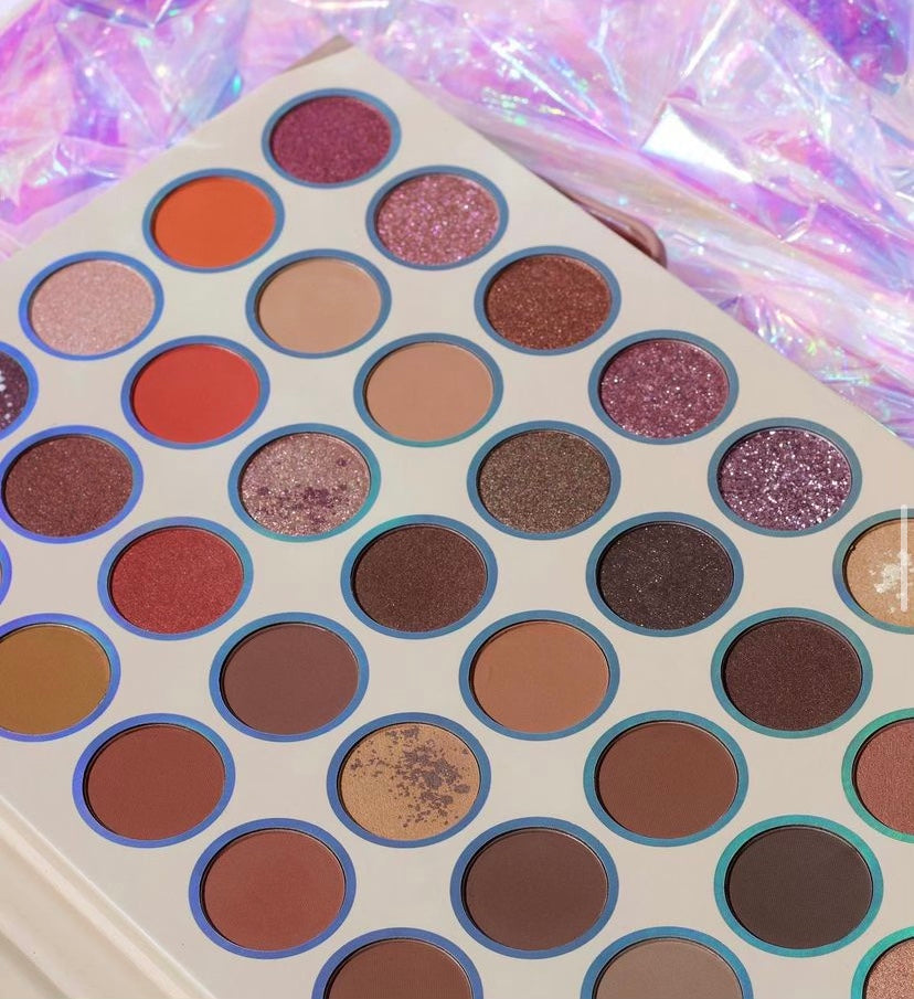 BB&W Cosmetics - XOXO Nude Eyeshadow Palette